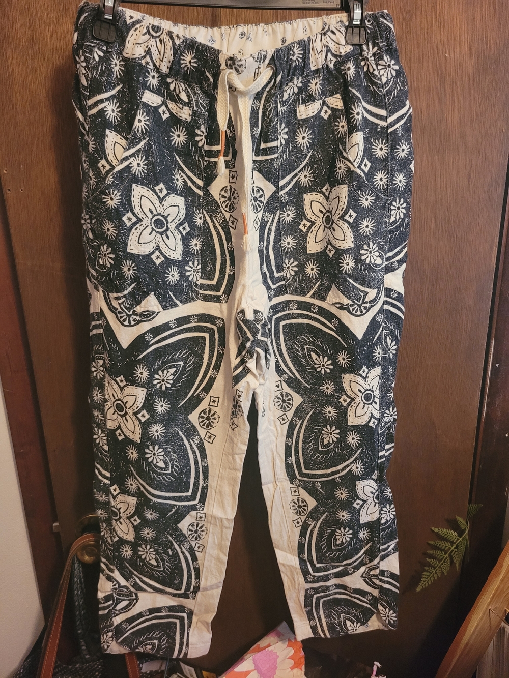 Pilcro Black & White Printed Cropped Pants